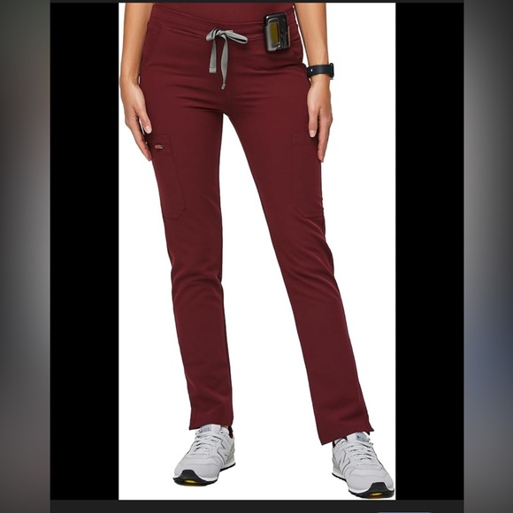 Figs Pants - 2pc Figs Burgundy Scrub Set straight leg XS v neck top S great condition 151